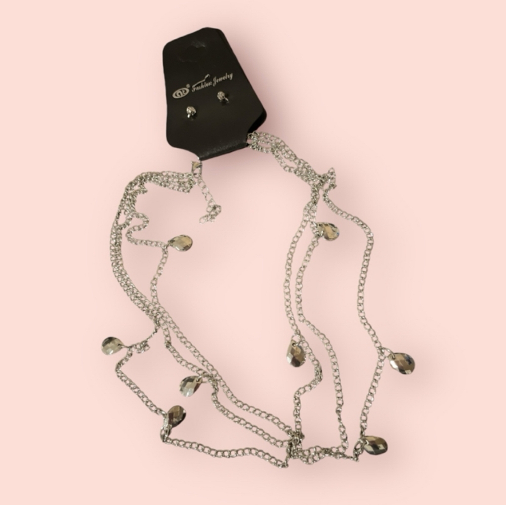 🥳 7/$10 CLEARANCE PRICE❣️ Multi-layer Butterfly Earrings & Necklace Set